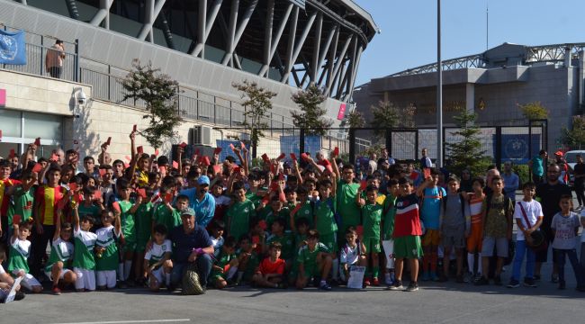 ESENLER’İN GENÇLERİNDEN EROKSPOR’A ”KIRMIZI KART”