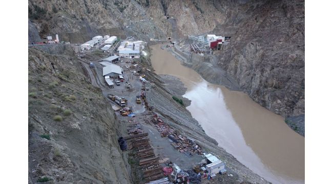 Artvin'de sel ve heyelan: 1 kişi öldü, 3 kişi kayıp