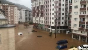 Şiddetli yağış Rize'yi de vurdu: 2 can kaybı