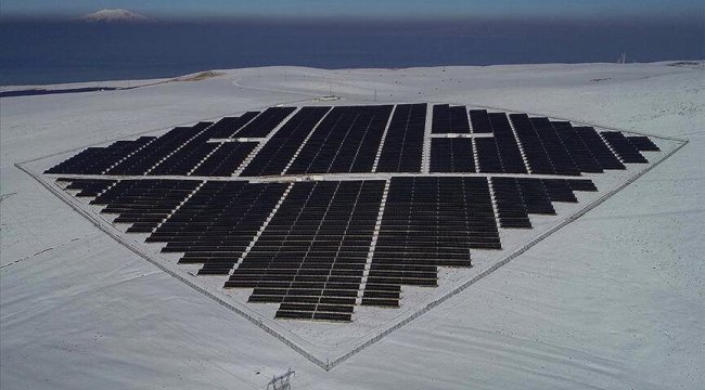 Fosil yakıt şirketlerinin hisseleri dibe vurdu, 2020'nin kazananı temiz enerji oldu