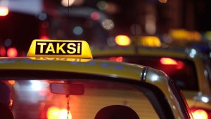 Yeni uygulama İstanbul ve Ankara'da devreye giriyor! Taksiciler cep telefonlarını pos cihazı olarak kullanabilecek