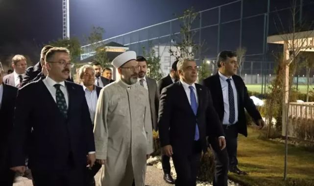 Diyanet İşleri Başkanı Ali Erbaş sahaya indi