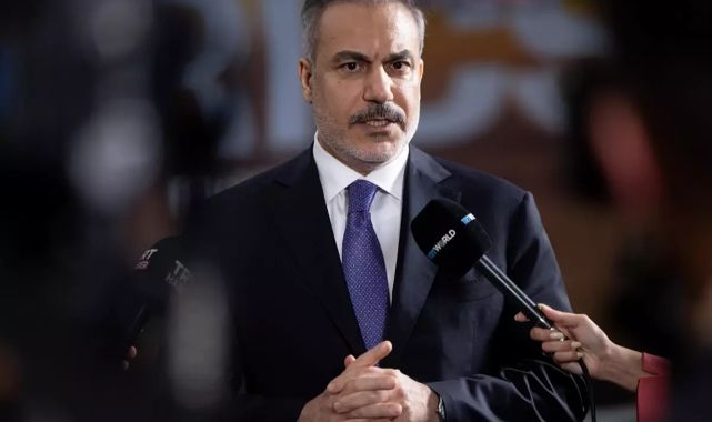 İsrail Suriye'yi vurdu, Bakan Fidan YPG'yi uyardı: Aldığımız duyumlar var, krizi fırsata çevirmeyin