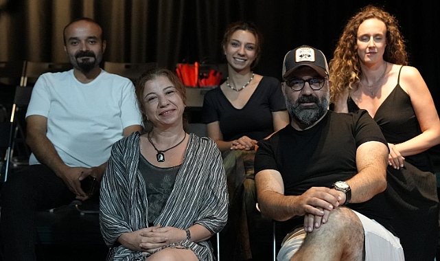 ADİLE NAŞİT ‘’Bir kahkahanın ardındaki gözyaşı’’ Eylül’de Sahnede…