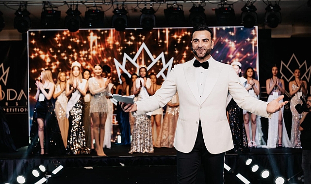 EN MODA UNIVERSE İLK KEZ SAHNEYE ÇIKTI