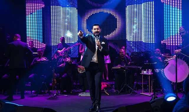 Kıbrıs Grand Opera Oteli’nde sahne alan Serkan Kaya