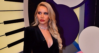 Ekranların Parlayan Yıldızı: Zeynep Bozkaya Hem Sunuculukta Hem Modada Zirvede