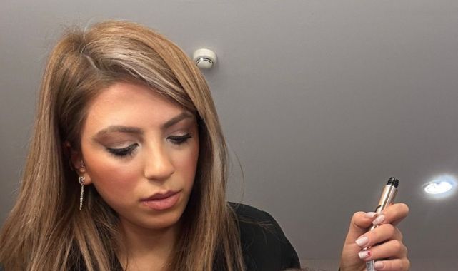 Ödüllü Make-up Artist Özge Ağyol'un Yüzlere Yazdığı Hikâye