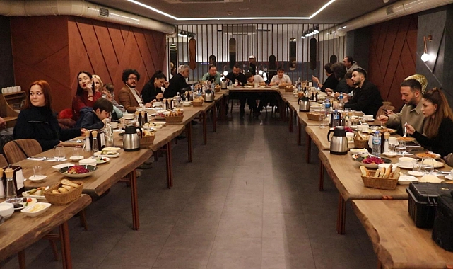 TMB TV AİLESİ PROGRAMCILARI VE EKİBİYLE İFTARDA BULUŞTU